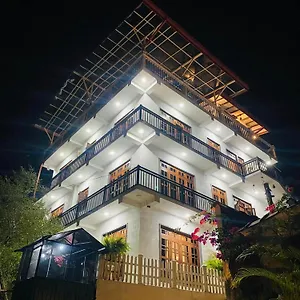 White House Kandy