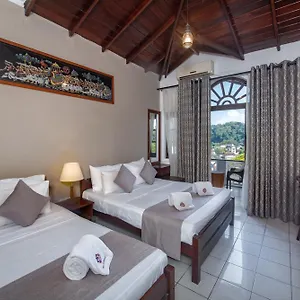 Hotel Ceyloni Residency